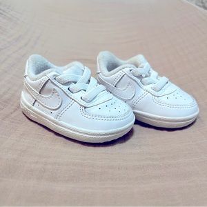 Nike infant Air Force 1 crib shoes